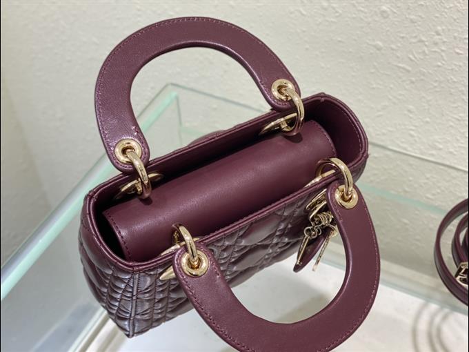 2025228Y600P20564407