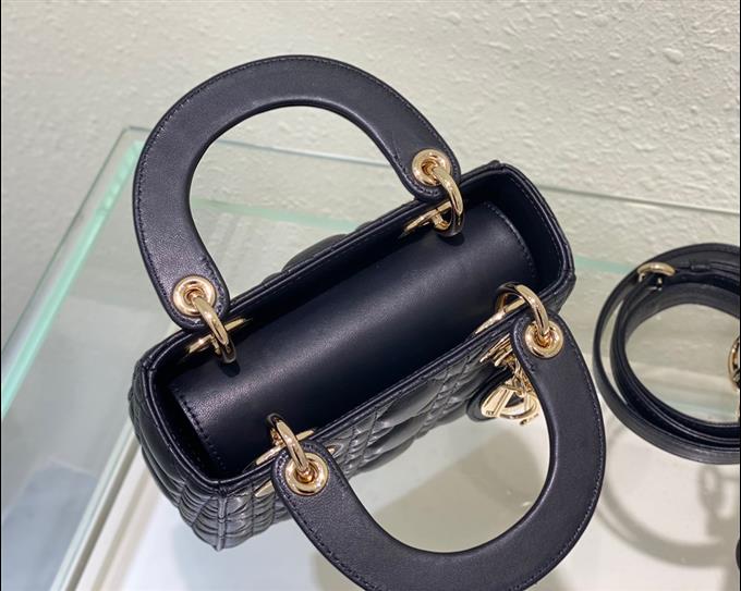 2025228Y600P20564582