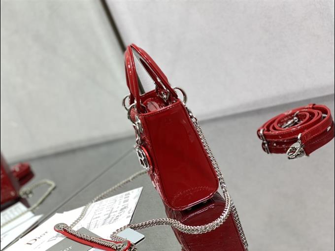 2025228Y600P20565870