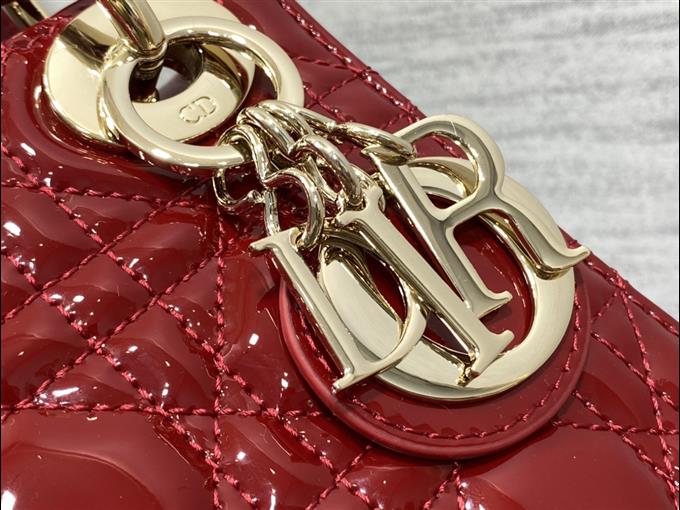 2025228Y600P20565949