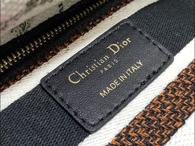 2025228Y600P20568989