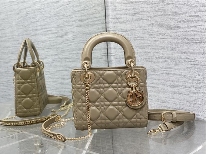 2025228Y600P20569575