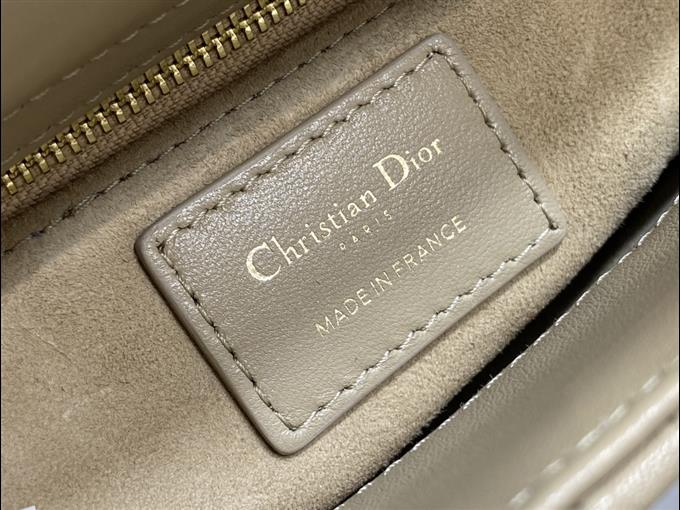 2025228Y600P20569686