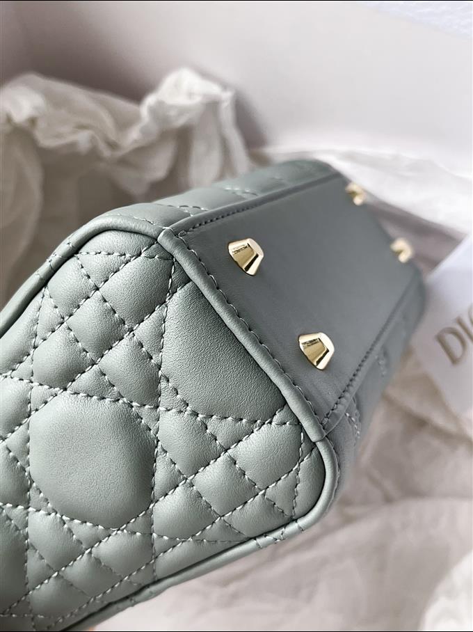 2025228Y600P212519718