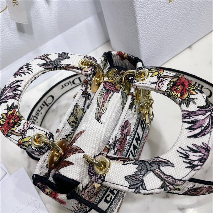 2025228Y600P212521360