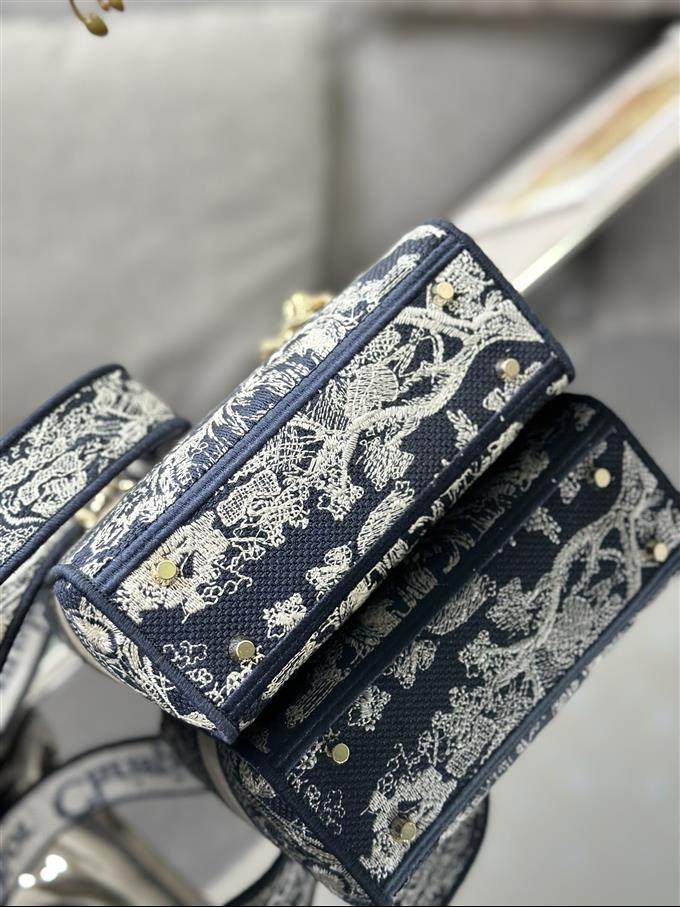 2025228Y600P212522479