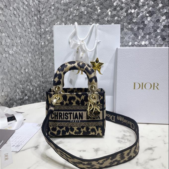 2025228Y600P212522715