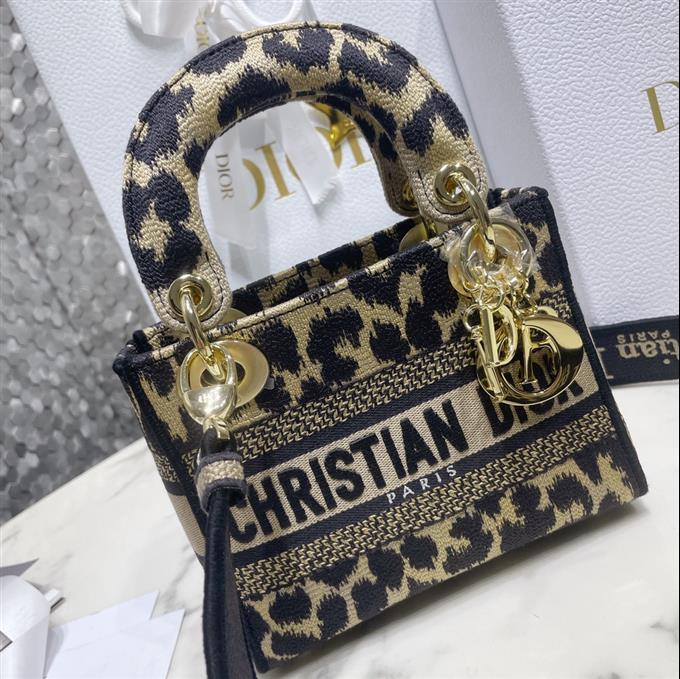 2025228Y600P212522731