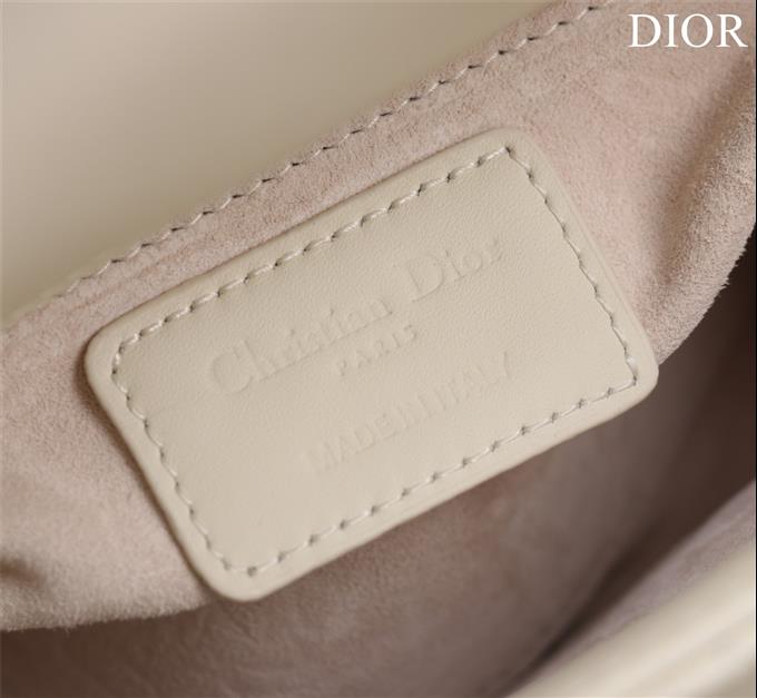 2025228Y650P205617186