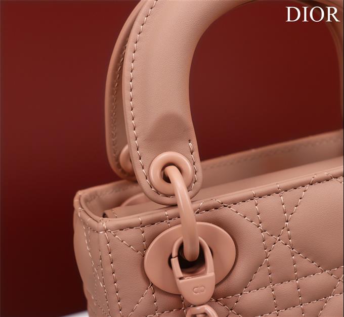 2025228Y650P20561728