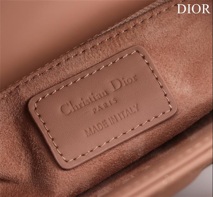 2025228Y650P20561744