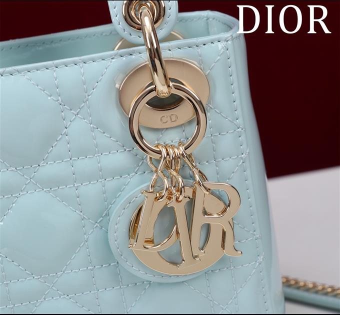 2025228Y650P205618105