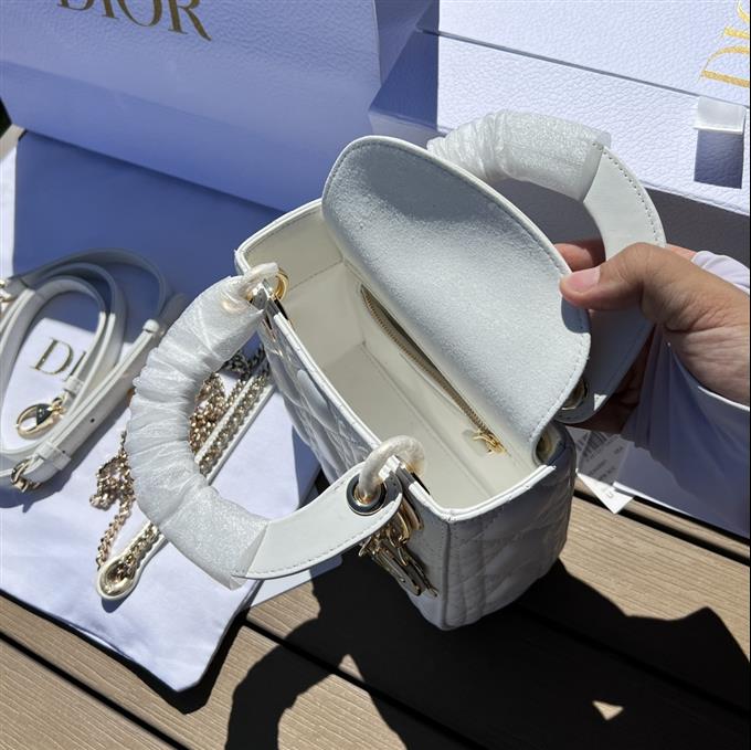 2025228Y900P221259343