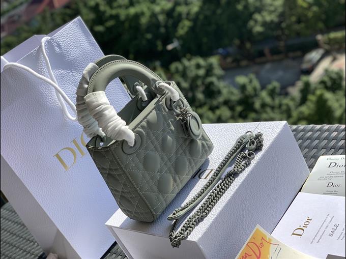 2025228Y900P221259407