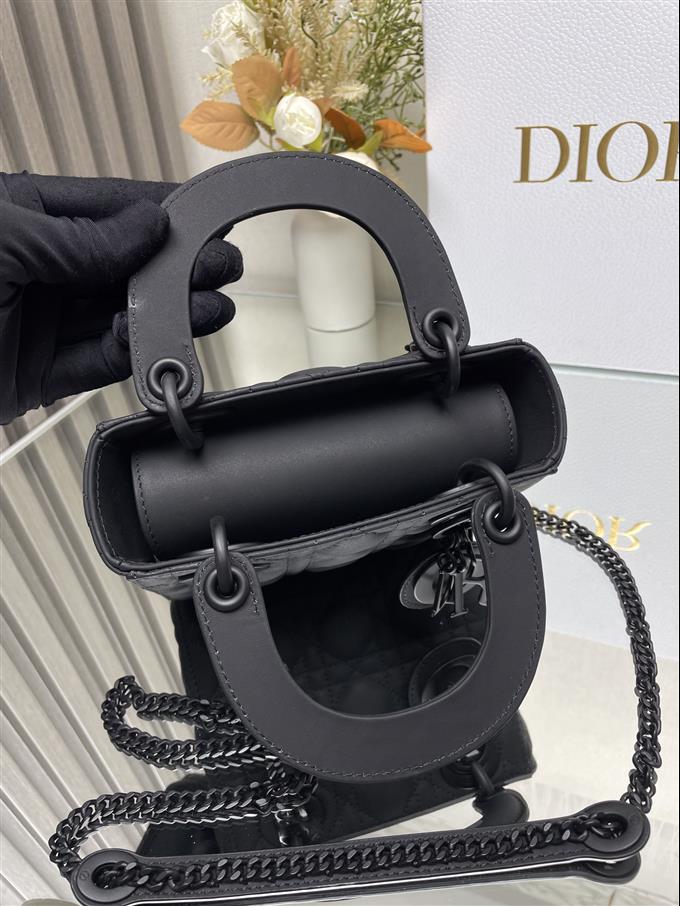 2025228Y650P205618815