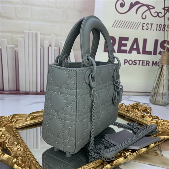 2025228Y650P205618879