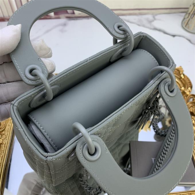 2025228Y650P205618942