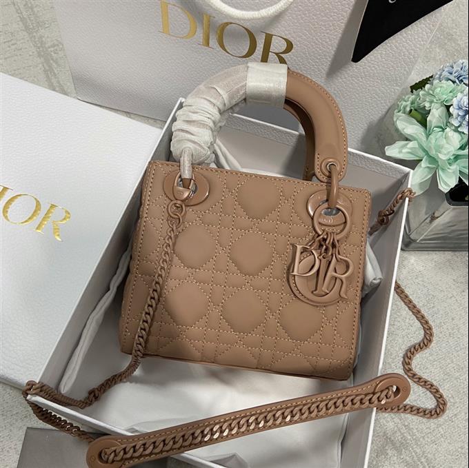 2025228Y650P205619709