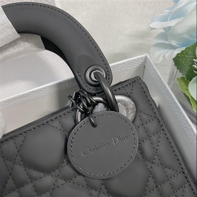 2025228Y650P20562022