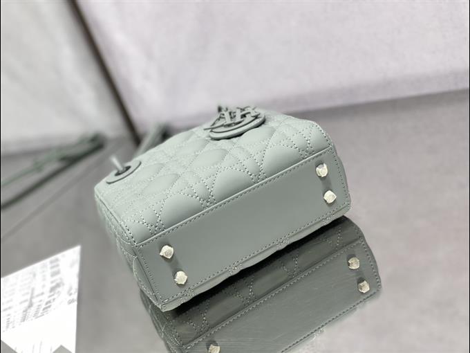 2025228Y650P205620225