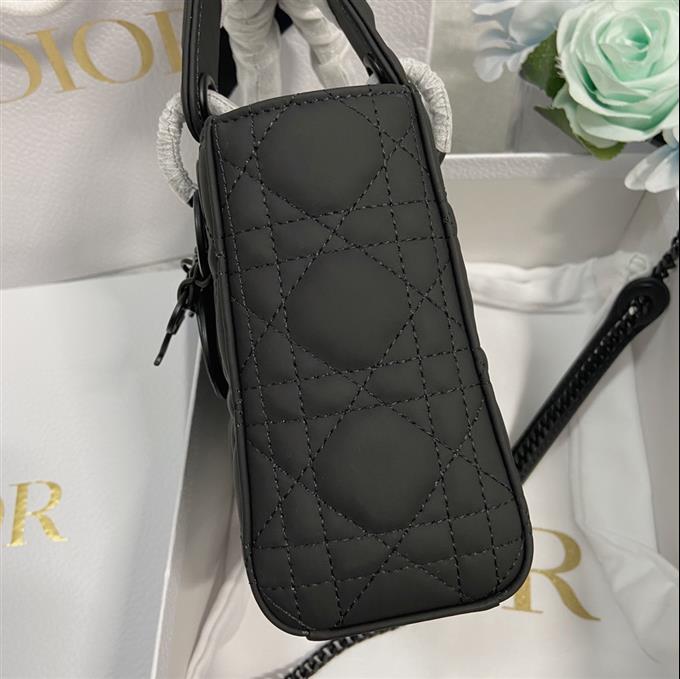 2025228Y650P20562053