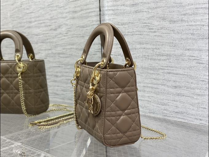 2025228Y650P205620931