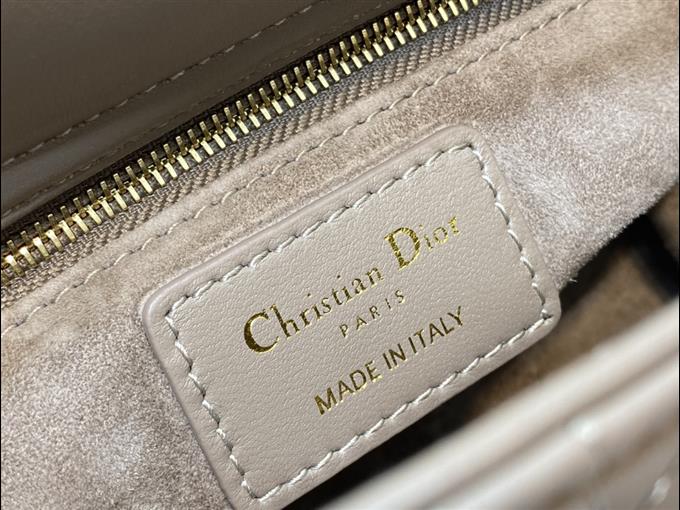 2025228Y650P205620978