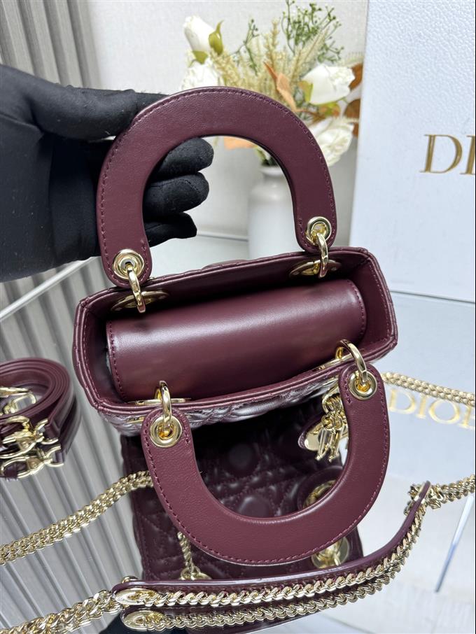 2025228Y650P205631579