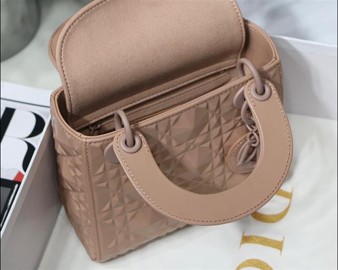 2025228Y650P211857834