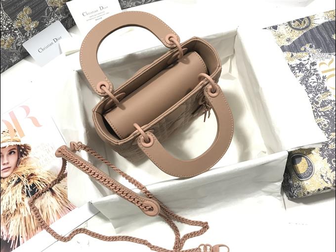 2025228Y650P21185794