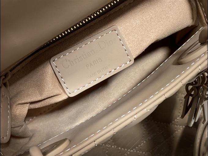 2025228Y650P212524884