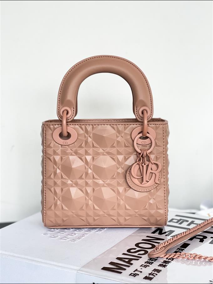 2025228Y650P212525184