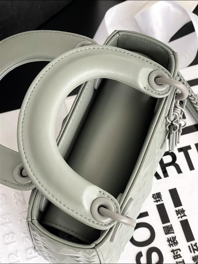 2025228Y650P21252574