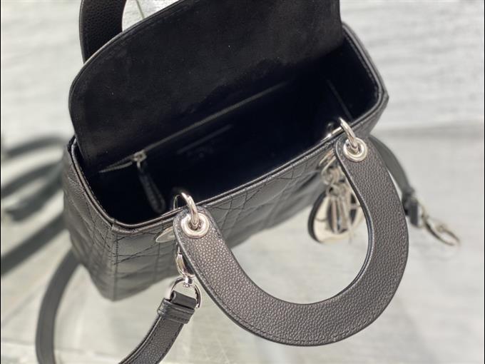 2025228Y680P205623158