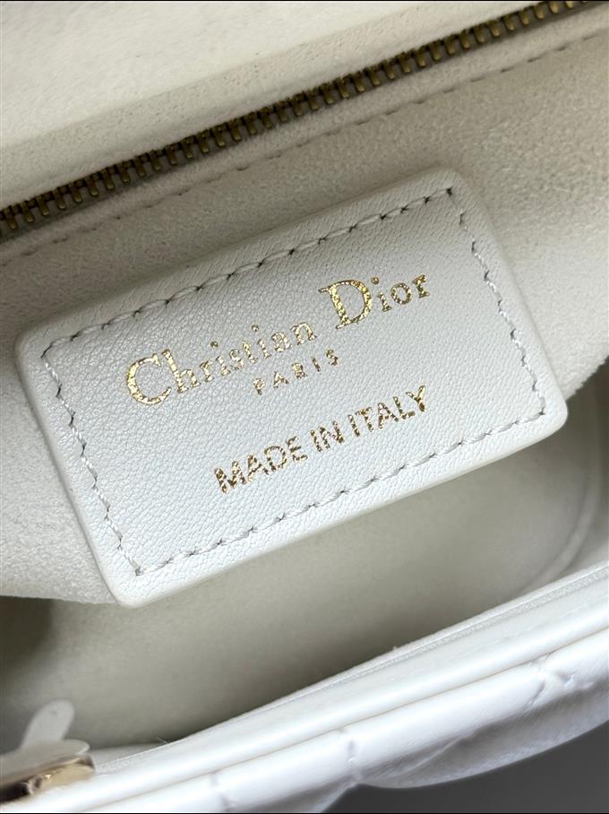 2025228Y680P212526402