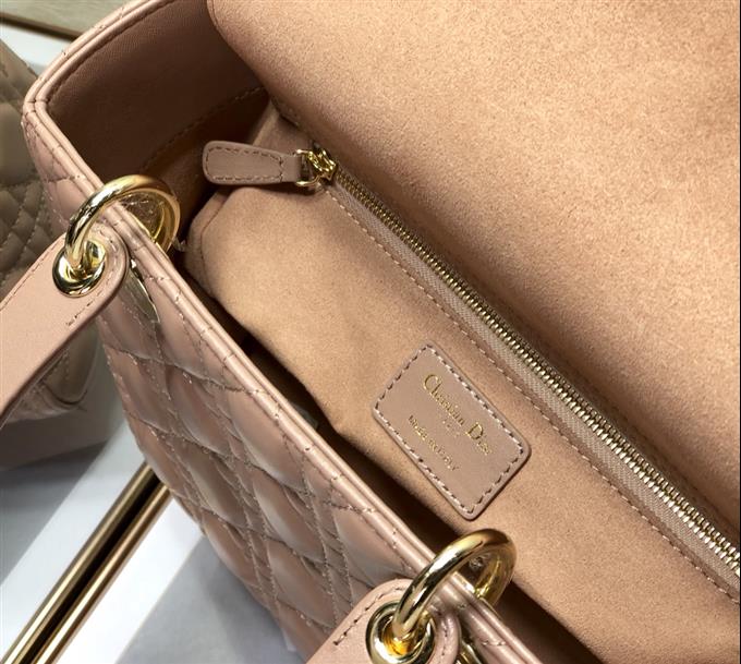 2025228Y700P205545289