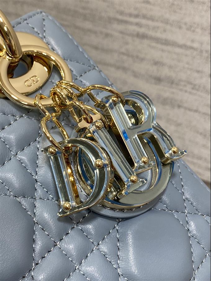 2025228Y700P205545479