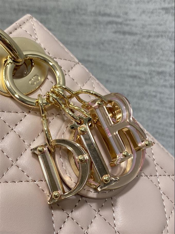 2025228Y700P205545619