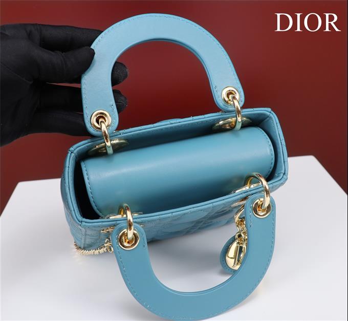 2025228Y700P205625123