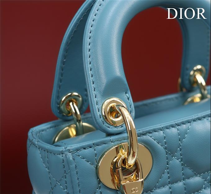 2025228Y700P205625170