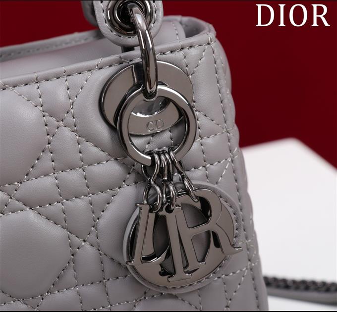 2025228Y700P205625296