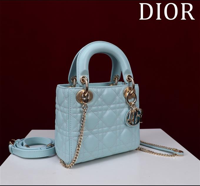 2025228Y700P205625735