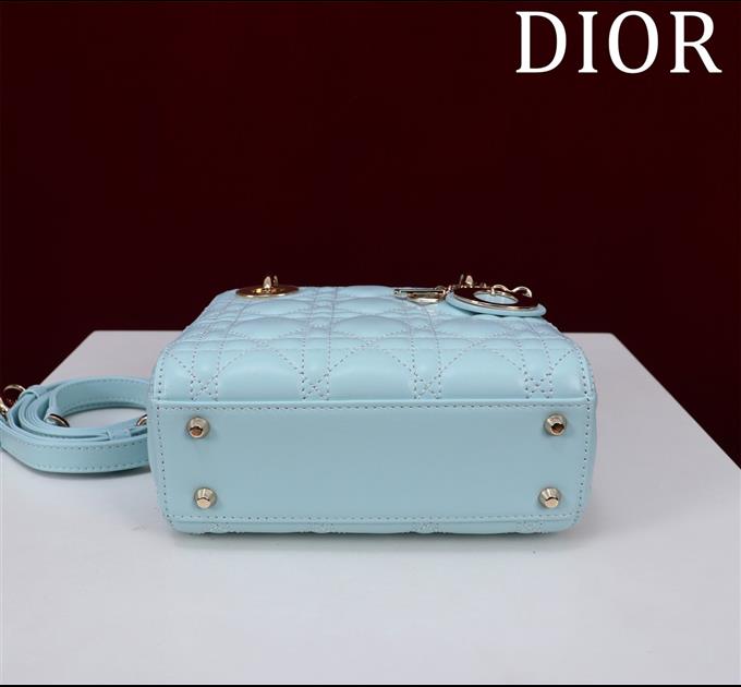 2025228Y700P205625750