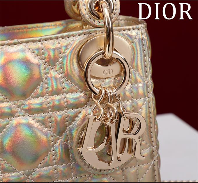 2025228Y700P205626386