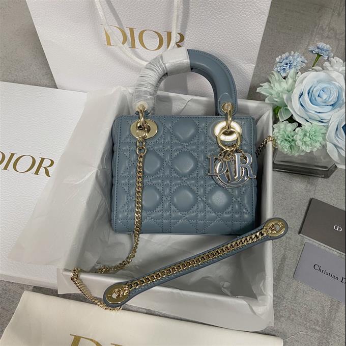 2025228Y700P205627122