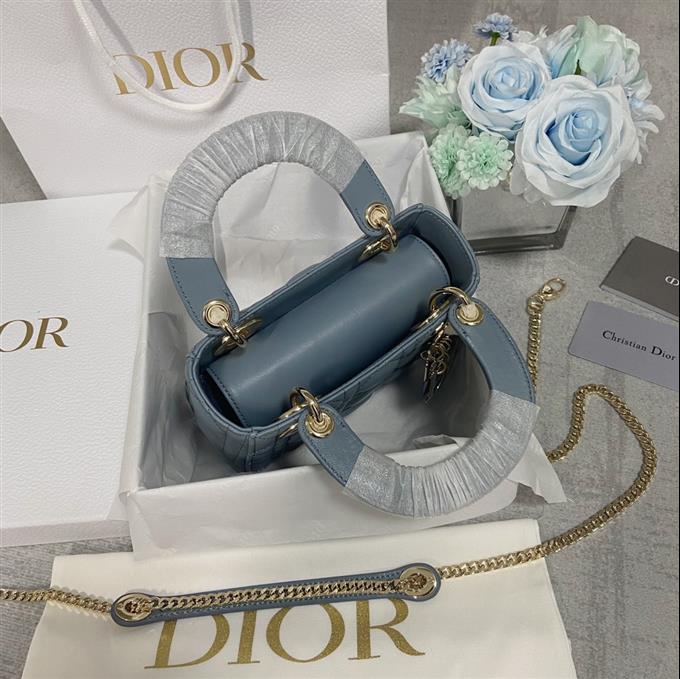 2025228Y700P205627200