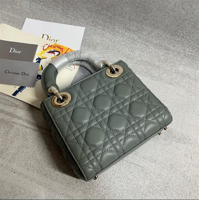 2025228Y700P205627278