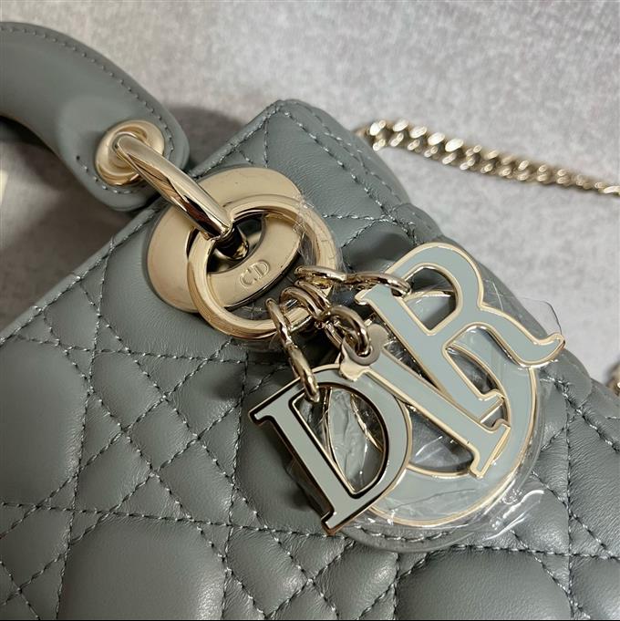 2025228Y700P205627293