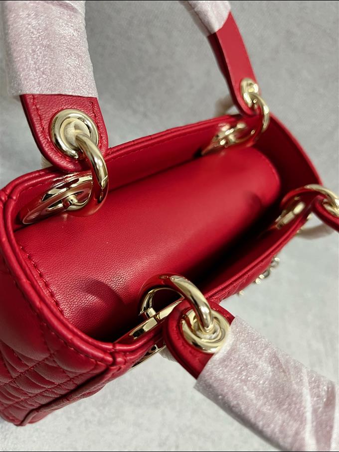 2025228Y700P205627626