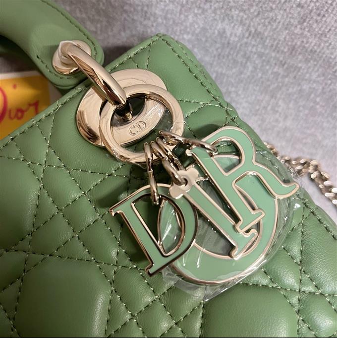 2025228Y700P205627721